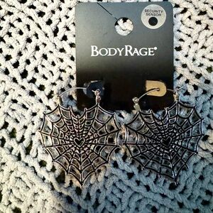 🌟3/$20 Eligible! NWT BodyRage Silver Spiderweb Heart Earrings